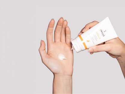 Image | VITAL C - Hydrating Enzyme Masque - Delizia Skincare