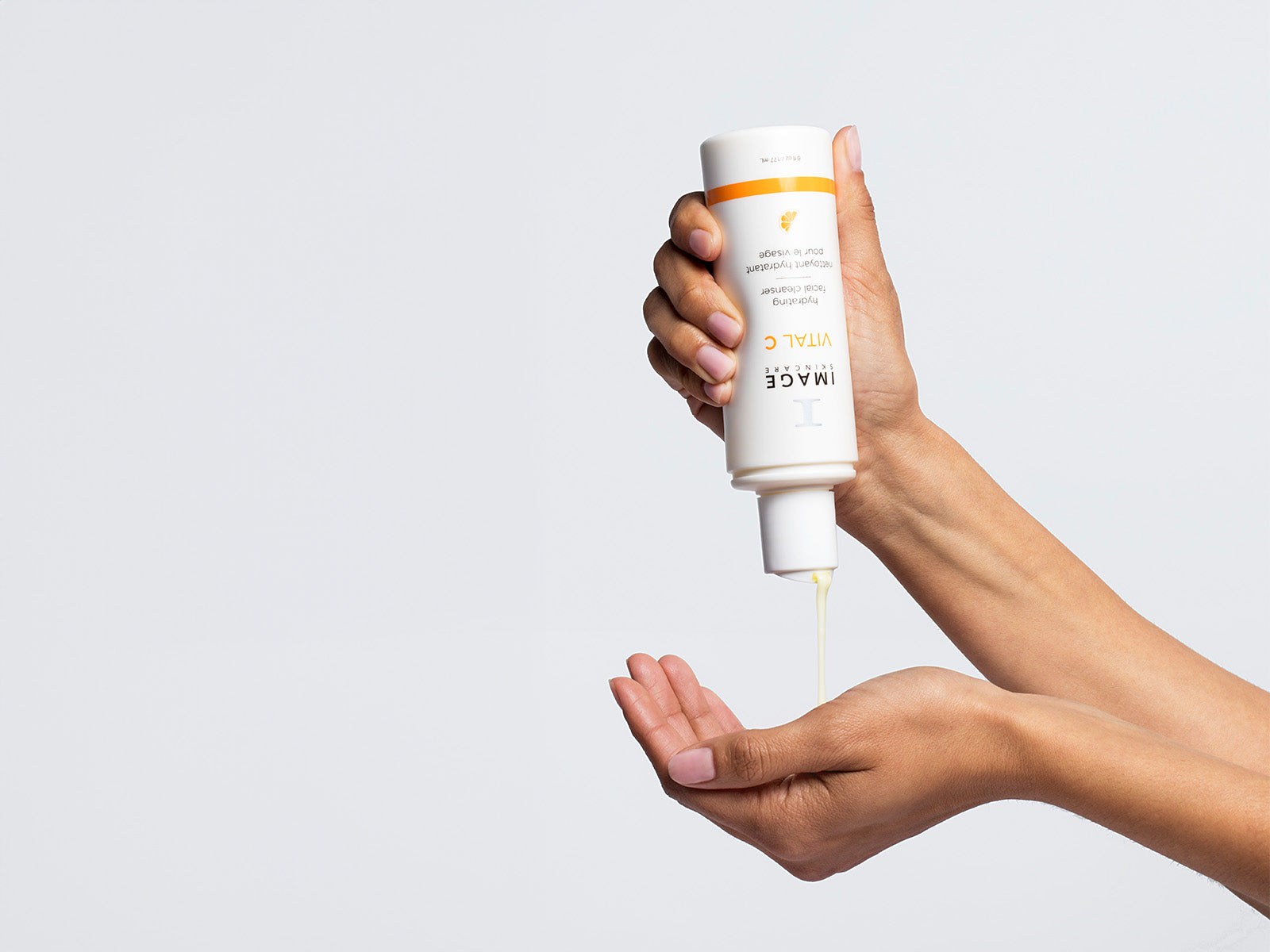 Image | VITAL C - Hydrating Facial Cleanser - Delizia Skincare