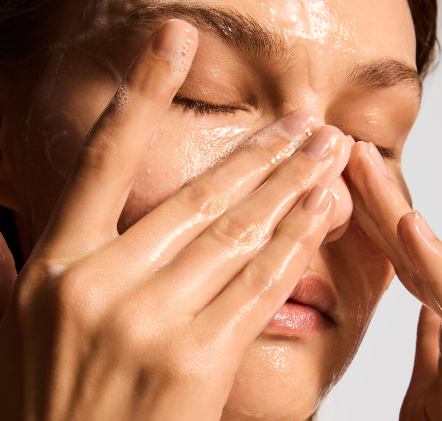 iS Clinical | Cleansing Complex