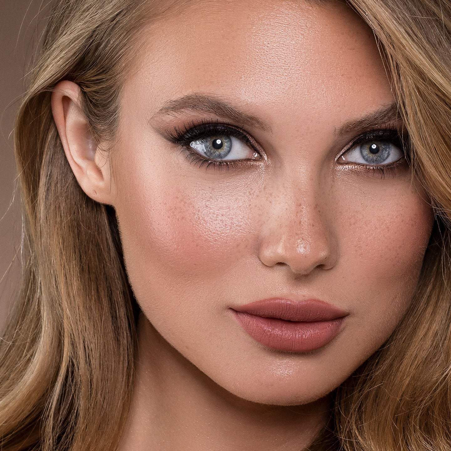 Youngblood | Natural Loose Mineral Foundation Honey