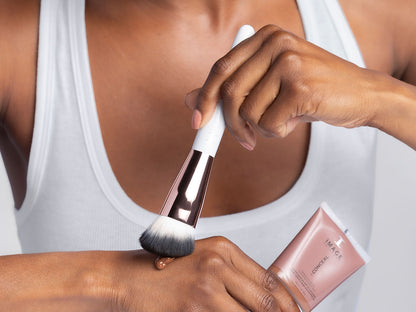 Image | I BEAUTY - Flawless Foundation Brush - Delizia Skincare