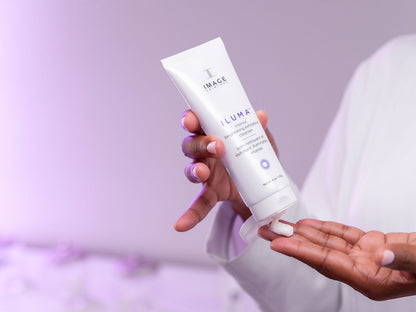 Image | ILUMA - Intense Brightening Exfoliating Cleanser - Delizia Skincare